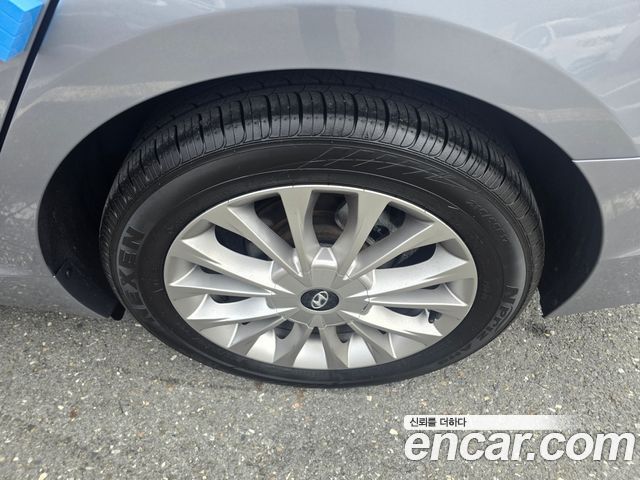 Hyundai Sonata (LF) 2.0 Care+ 2017 — фото 5