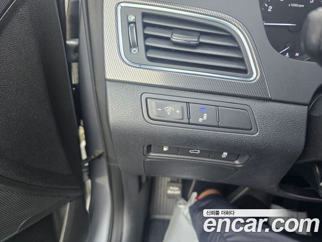 Hyundai Sonata (LF) 2.0 Care+ 2017 — фото 15