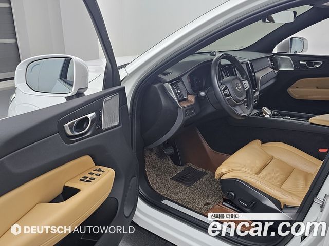 Volvo XC60 (II) B5 Inscription 2022 — фото 15