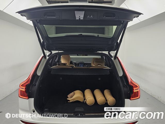 Volvo XC60 (II) B5 Inscription 2022 — фото 23