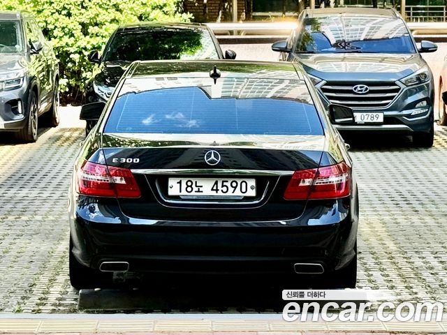 Mercedes-Benz E-Class (W212) E300 Avantgarde Sports Package 2013 — фото 4