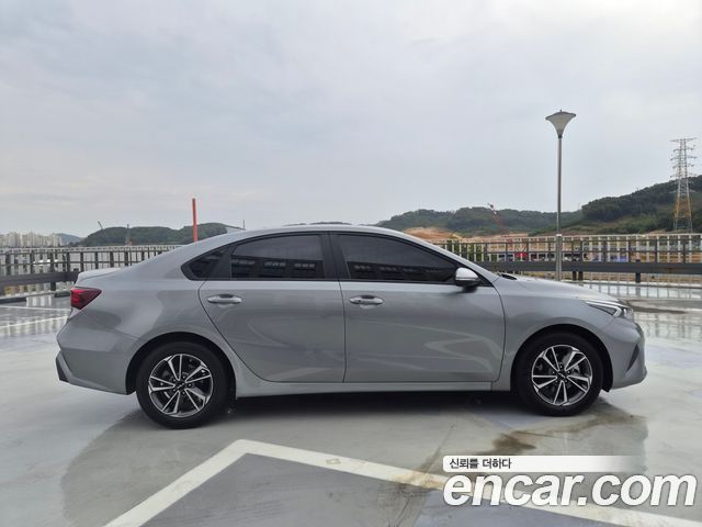 Kia K3 (II) 1.6 Prestige 2023 — фото 2