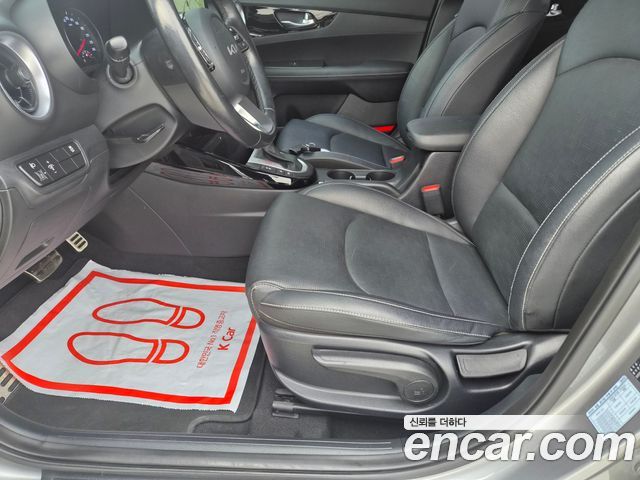 Kia K3 (II) 1.6 Prestige 2023 — фото 19