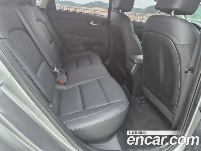 Kia K3 (II) 1.6 Prestige 2023 — фото 21