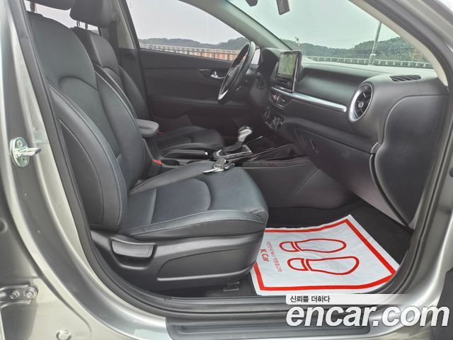 Kia K3 (II) 1.6 Prestige 2023 — фото 22