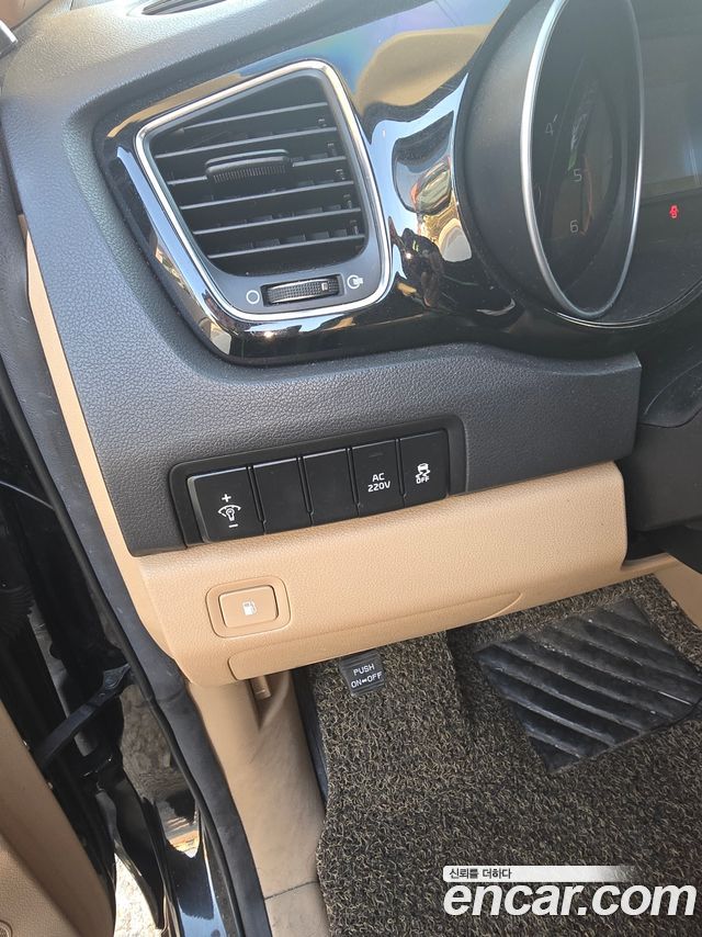 Kia Carnival 11-seater Hi-Limousine Prestige 2015 — фото 8