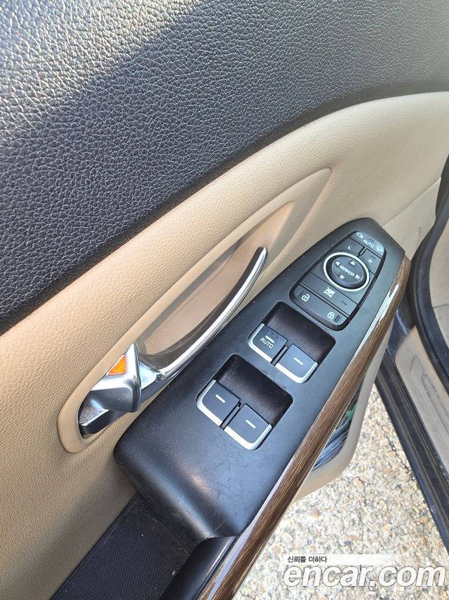 Kia Carnival 11-seater Hi-Limousine Prestige 2015 — фото 9