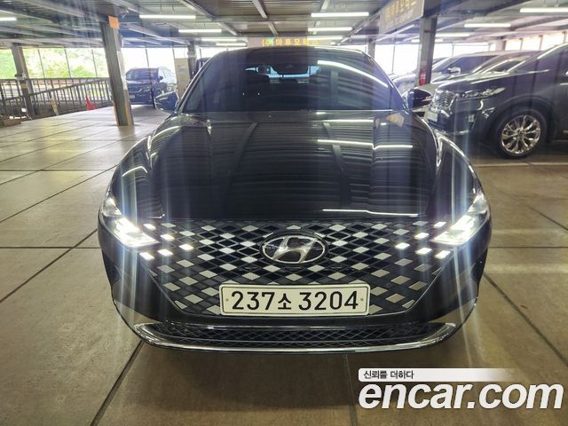 Hyundai Grandeur (IG) 3.0 LPi Rent Car Modern
