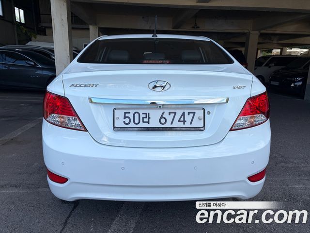 Hyundai Accent (New) Diesel 1.6 VGT Premier 2011 — фото 4