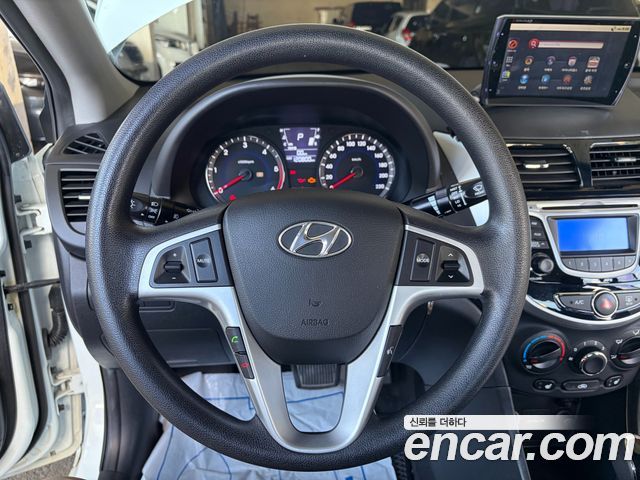 Hyundai Accent (New) Diesel 1.6 VGT Premier 2011 — фото 6