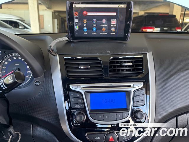 Hyundai Accent (New) Diesel 1.6 VGT Premier 2011 — фото 7