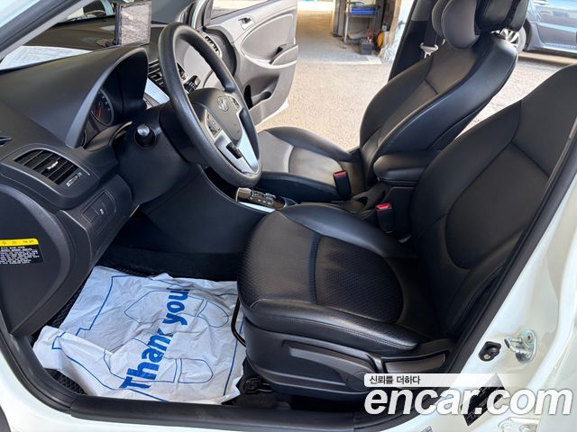 Hyundai Accent (New) Diesel 1.6 VGT Premier 2011 — фото 16