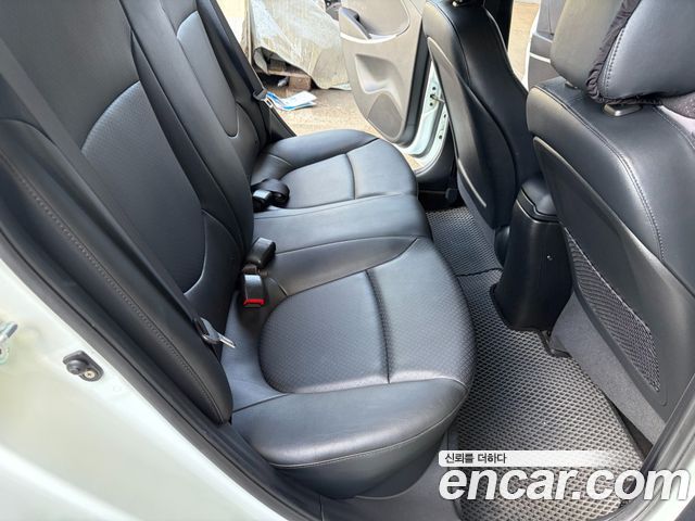 Hyundai Accent (New) Diesel 1.6 VGT Premier 2011 — фото 19