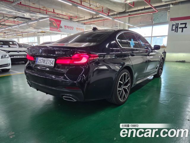 BMW 5 Series (G30) 530e M Sport 2023 — фото 3