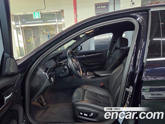 BMW 5 Series (G30) 530e M Sport 2023 — фото 7