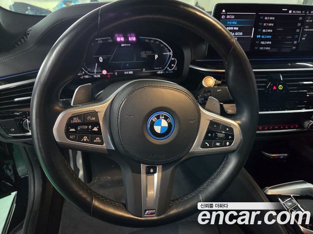 BMW 5 Series (G30) 530e M Sport 2023 — фото 9