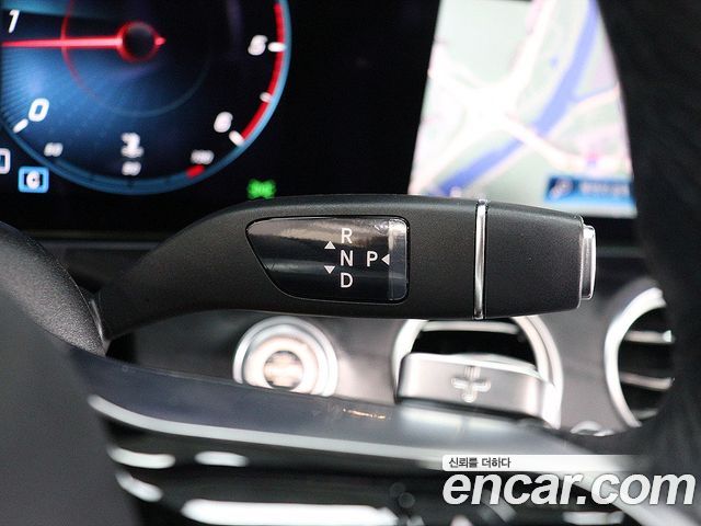 Mercedes-Benz E-Class (W213) E220d 4MATIC AMG Line 2021 — фото 9