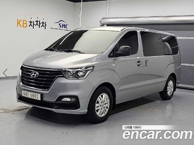 Hyundai Grand Starex Van 5-Seater Smart