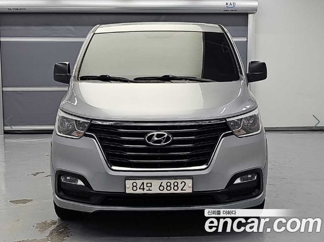 Hyundai Grand Starex Van 5-Seater Smart 2021 — фото 2
