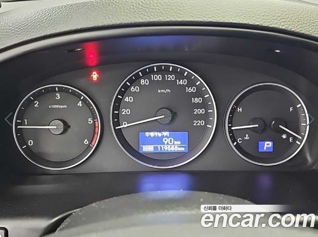 Hyundai Grand Starex Van 5-Seater Smart 2021 — фото 6