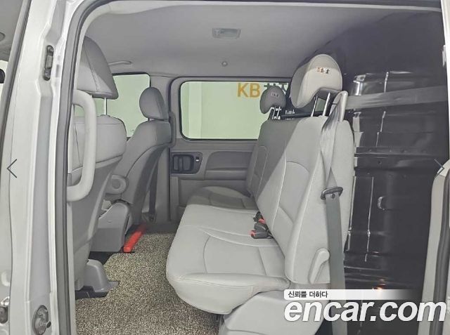Hyundai Grand Starex Van 5-Seater Smart 2021 — фото 16