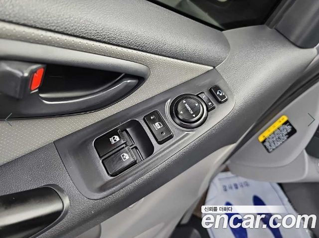 Hyundai Grand Starex Van 5-Seater Smart 2021 — фото 21