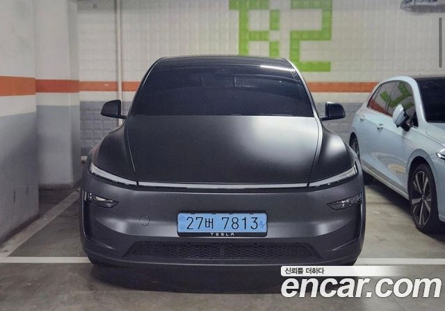Tesla Model Y L Long Range AWD