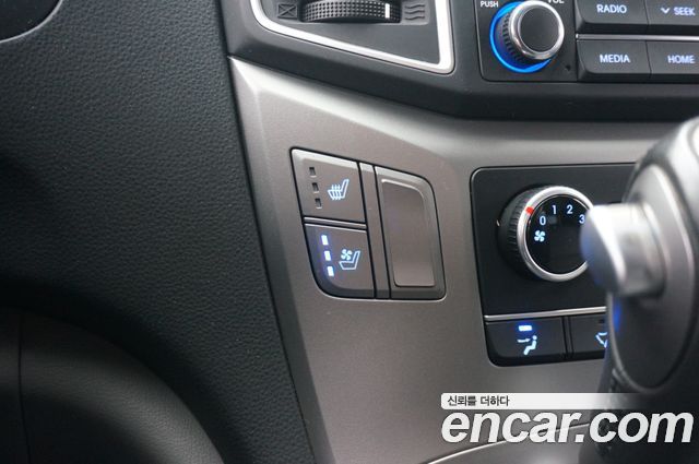 Hyundai Grand Starex Van 3-Seater Smart 2021 — фото 16