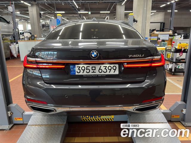 BMW 7 Series (G11) 740Li xDrive Design Pure Excellence 2022 — фото 2