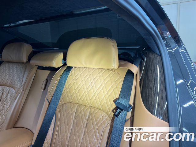 BMW 7 Series (G11) 740Li xDrive Design Pure Excellence 2022 — фото 5