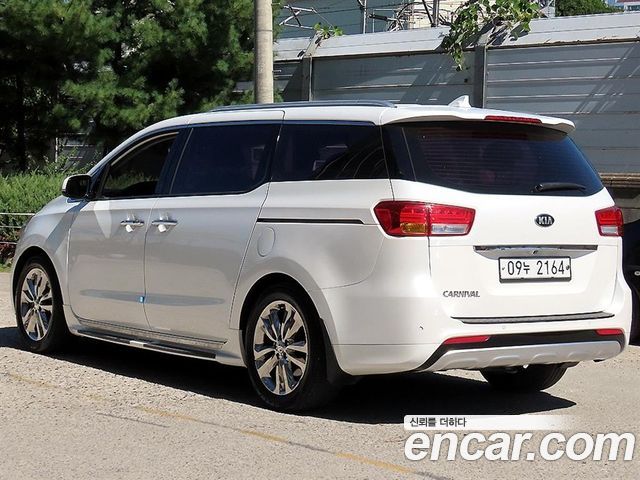 Kia Carnival 9-seater Prestige 2017 — фото 2