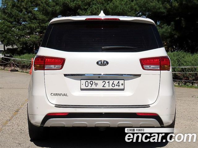 Kia Carnival 9-seater Prestige 2017 — фото 4