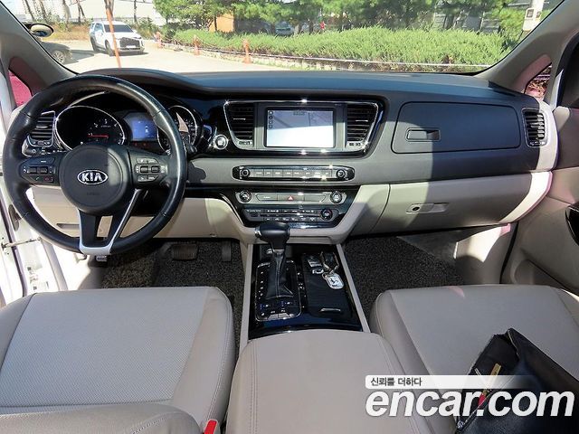 Kia Carnival 9-seater Prestige 2017 — фото 7