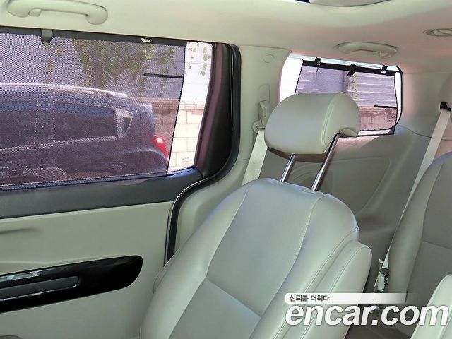 Kia Carnival 9-seater Prestige 2017 — фото 17