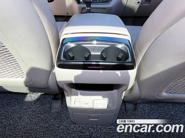 Kia Carnival 9-seater Prestige 2017 — фото 21