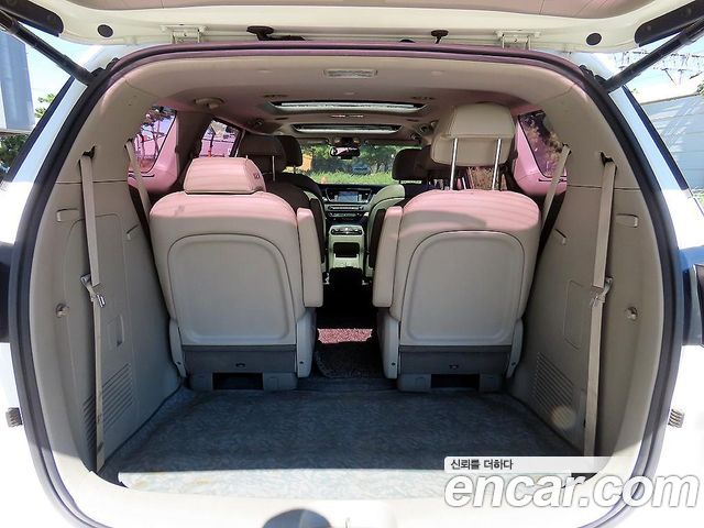 Kia Carnival 9-seater Prestige 2017 — фото 23