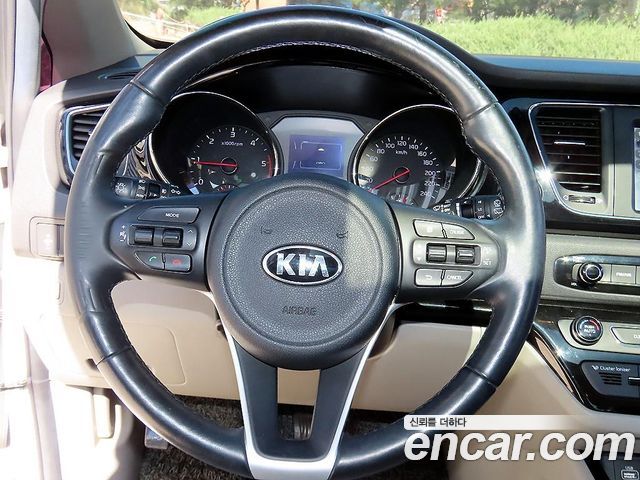Kia Carnival 9-seater Prestige 2017 — фото 24