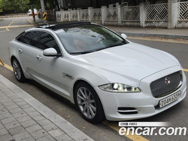 Jaguar XJ 3.0D Premium Luxury LWB X351 2015 — фото 6