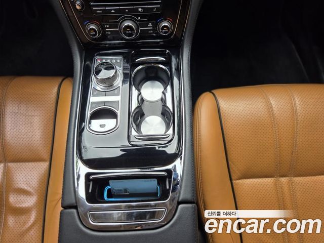 Jaguar XJ 3.0D Premium Luxury LWB X351 2015 — фото 9