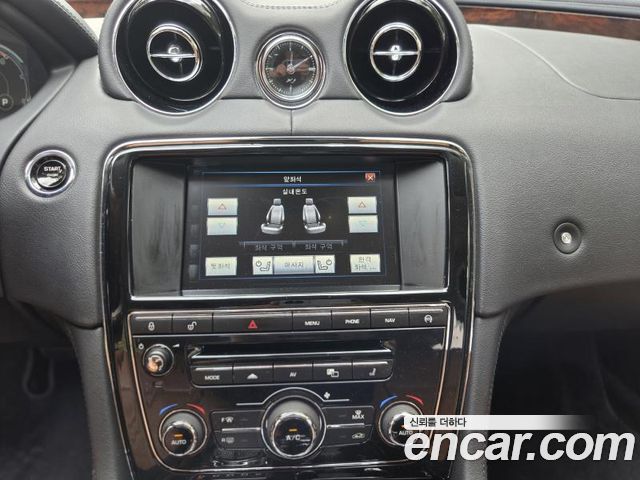 Jaguar XJ 3.0D Premium Luxury LWB X351 2015 — фото 21