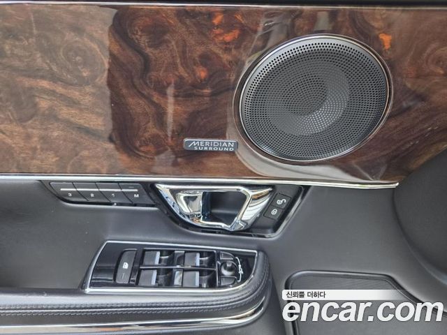 Jaguar XJ 3.0D Premium Luxury LWB X351 2015 — фото 22