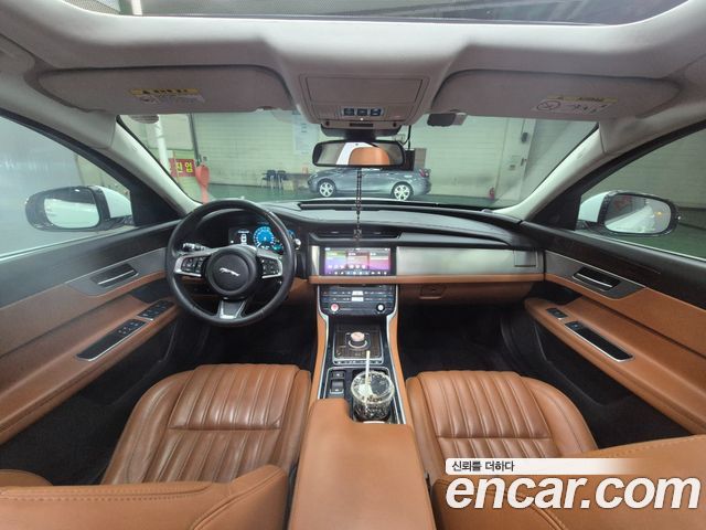 Jaguar XF (X260) 20d Portfolio