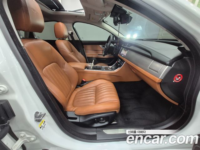 Jaguar XF (X260) 20d Portfolio 2018 — фото 20