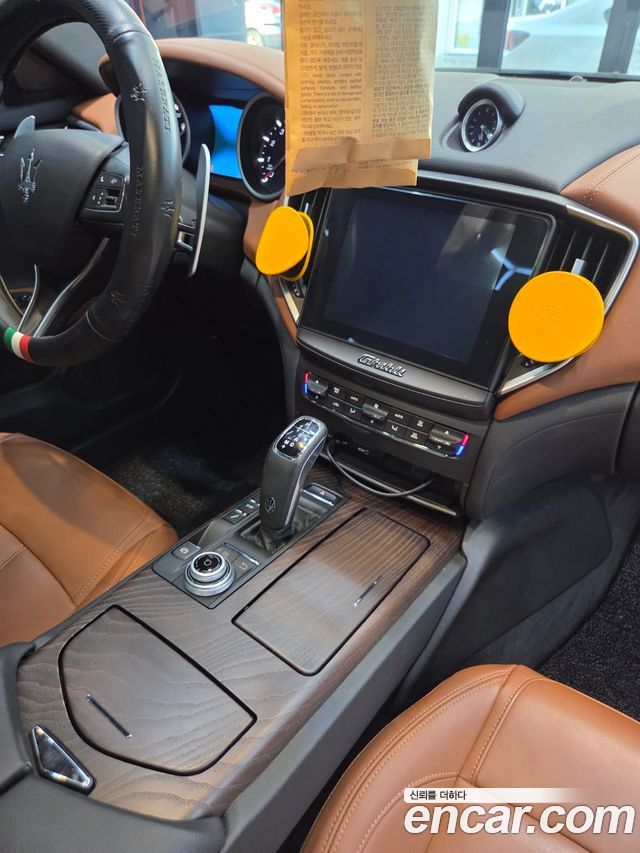 Maserati Ghibli 3.0 GranSport 3rd 2020 — фото 3