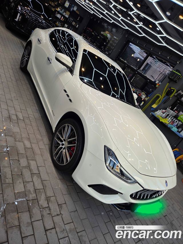 Maserati Ghibli 3.0 GranSport 3rd 2020 — фото 4