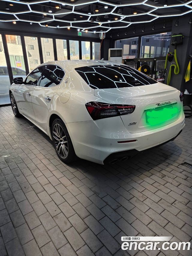 Maserati Ghibli 3.0 GranSport 3rd 2020 — фото 5