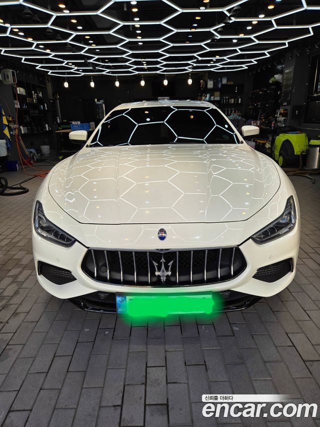Maserati Ghibli 3.0 GranSport 3rd 2020 — фото 8
