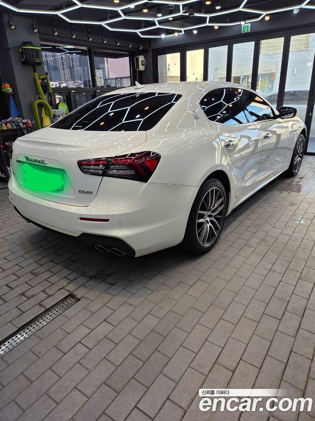 Maserati Ghibli 3.0 GranSport 3rd 2020 — фото 12