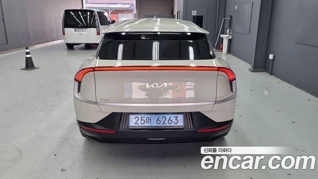 Kia EV6 Long Range Air 2023 — фото 4