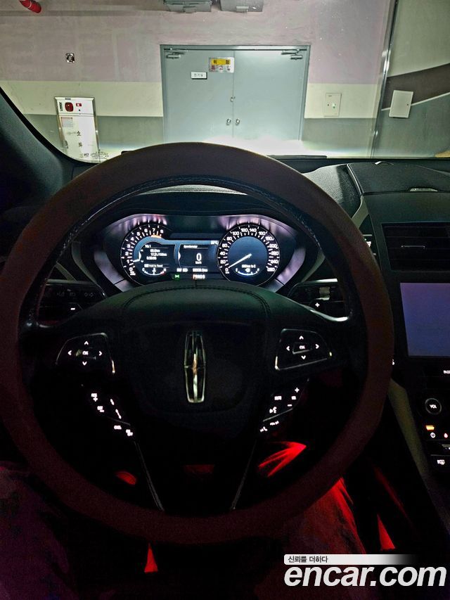 Lincoln MKZ 2.0 AWD 2nd 2017 — фото 10